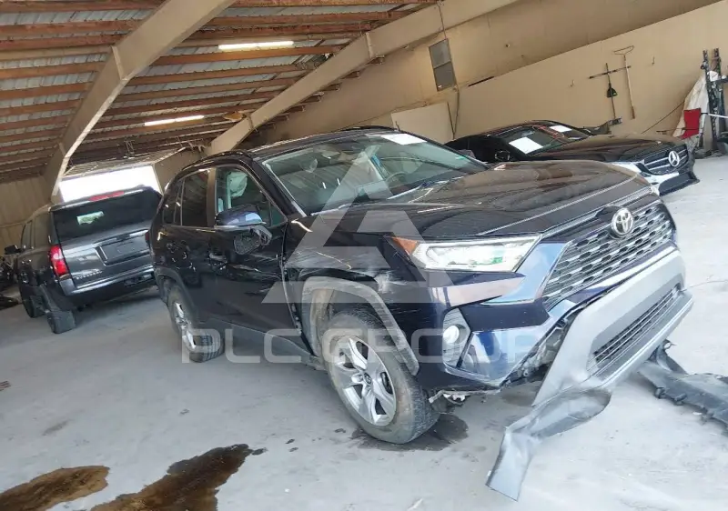 2020 Toyota RAV4 фото
