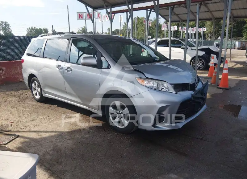 2020 Toyota SIENNA photo