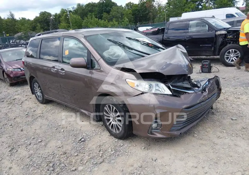 2020 Toyota SIENNA photo