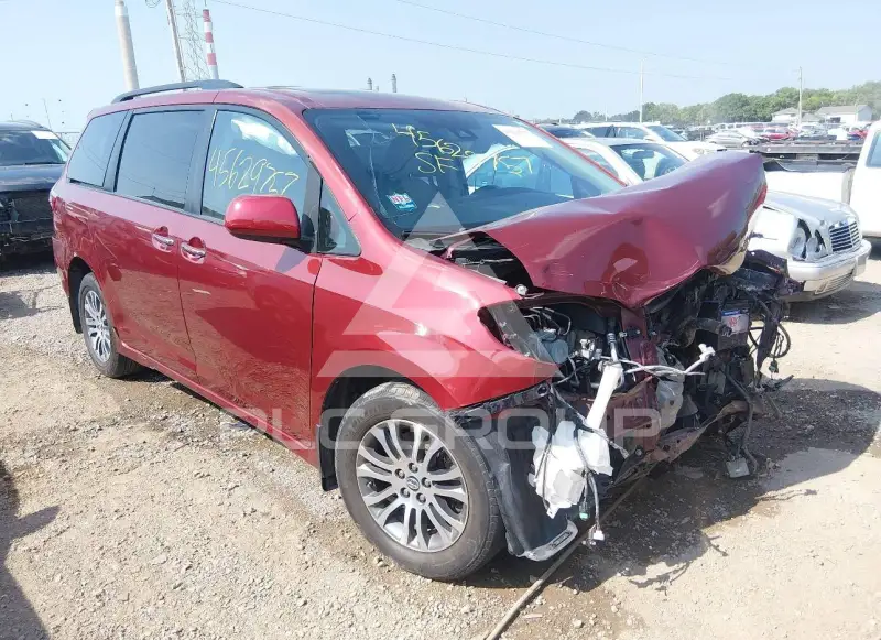 2020 Toyota SIENNA photo