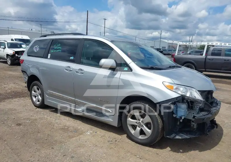 2020 Toyota SIENNA фото