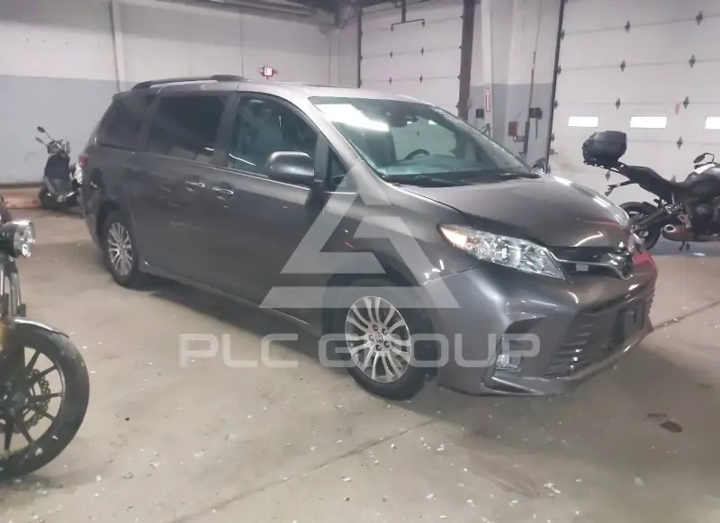 2020 Toyota SIENNA photo