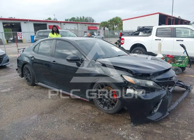 2020 Toyota CAMRY фото