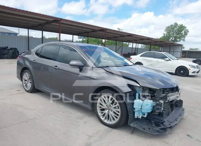 2020 Toyota CAMRY photo