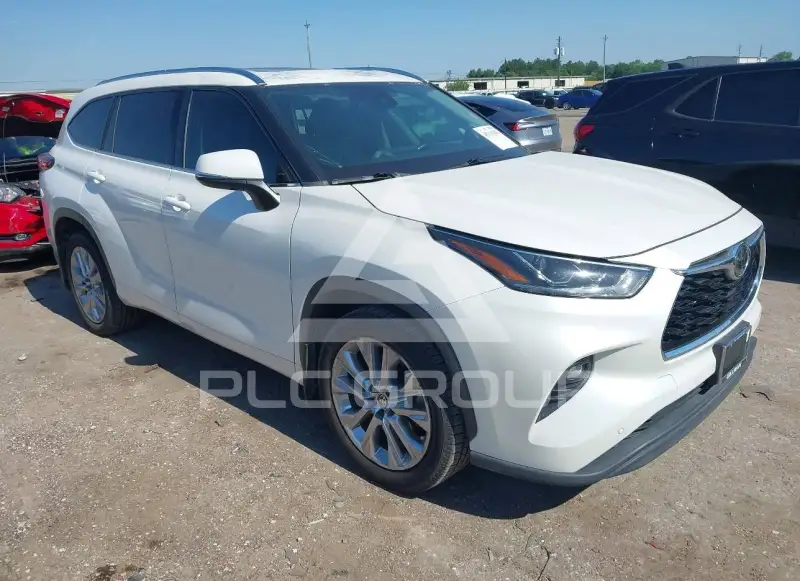 2020 Toyota Highlander photo