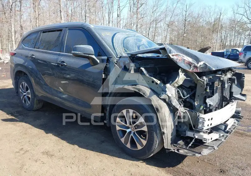 2020 Toyota Highlander photo