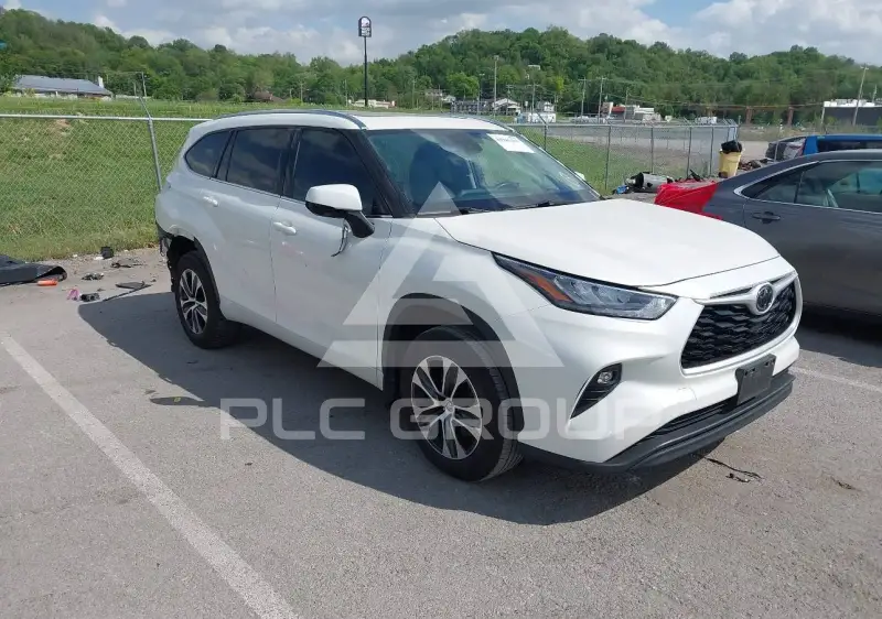 2020 Toyota Highlander photo