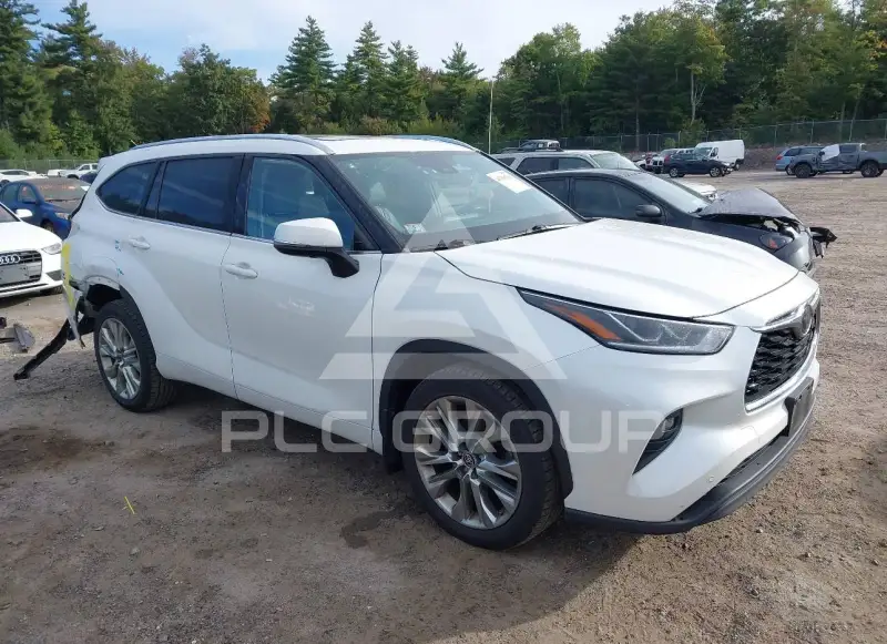 2020 Toyota Highlander photo
