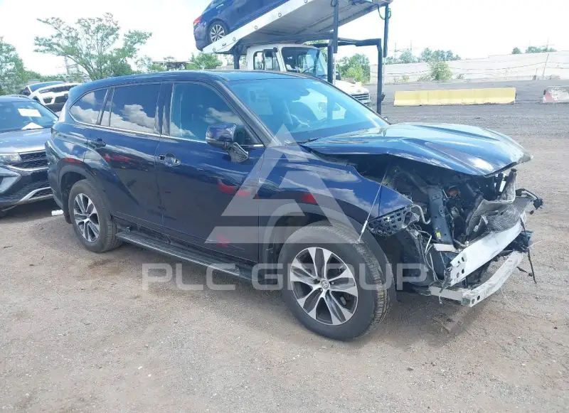 2020 Toyota Highlander photo