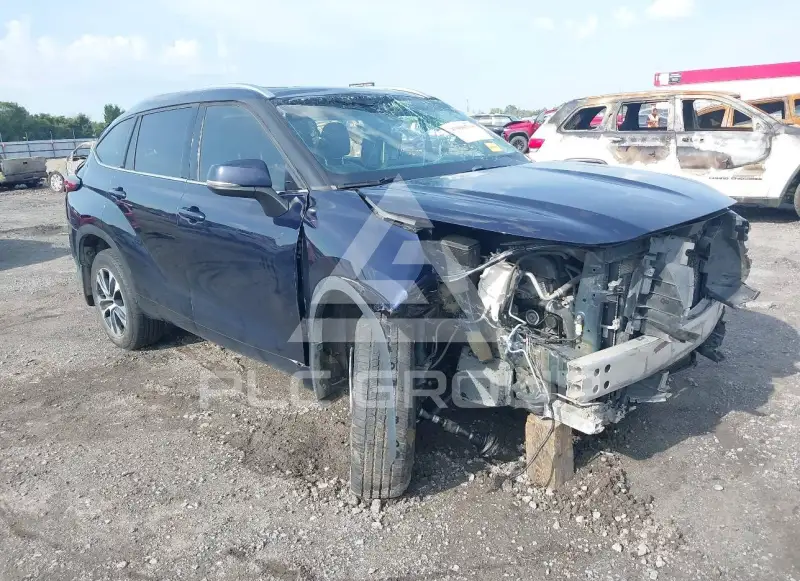 2020 Toyota Highlander photo