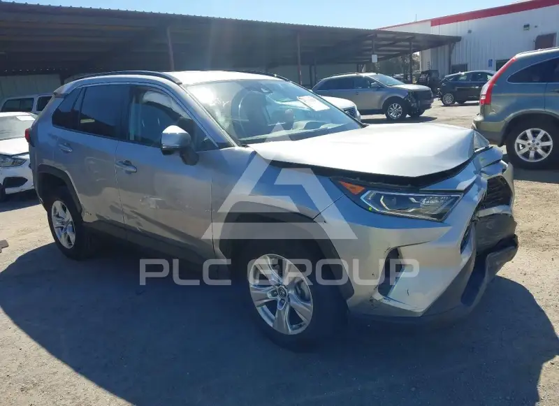 2020 Toyota RAV4 фото