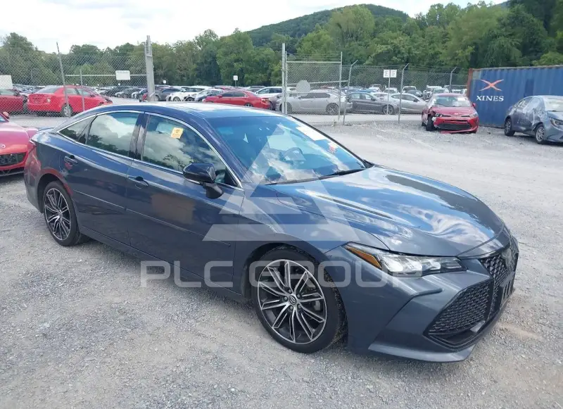 2020 Toyota AVALON photo