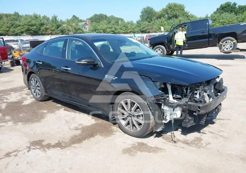 2020 KIA Optima photo