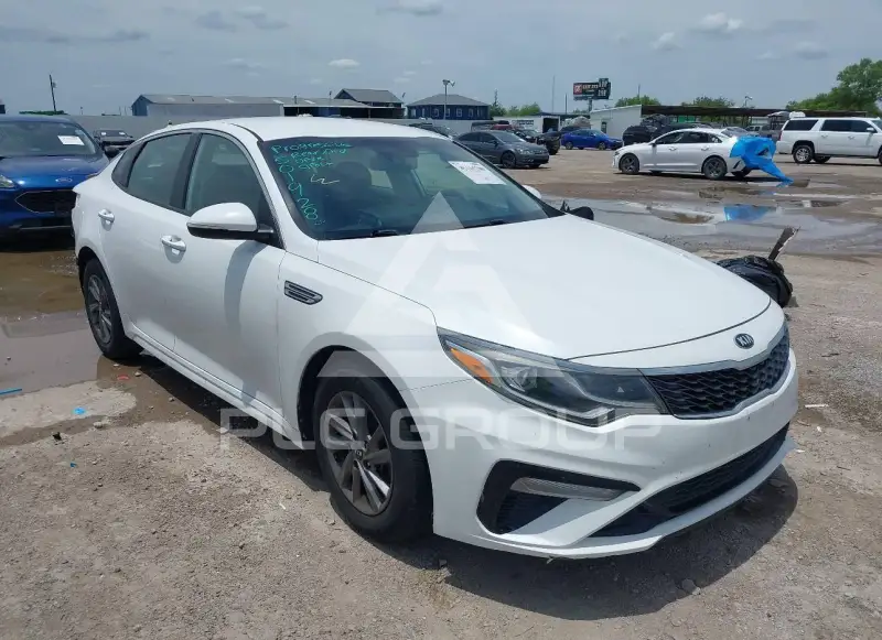 2020 KIA Optima photo