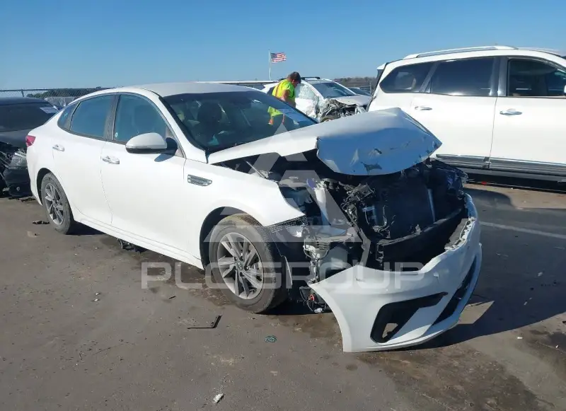 2020 KIA Optima photo