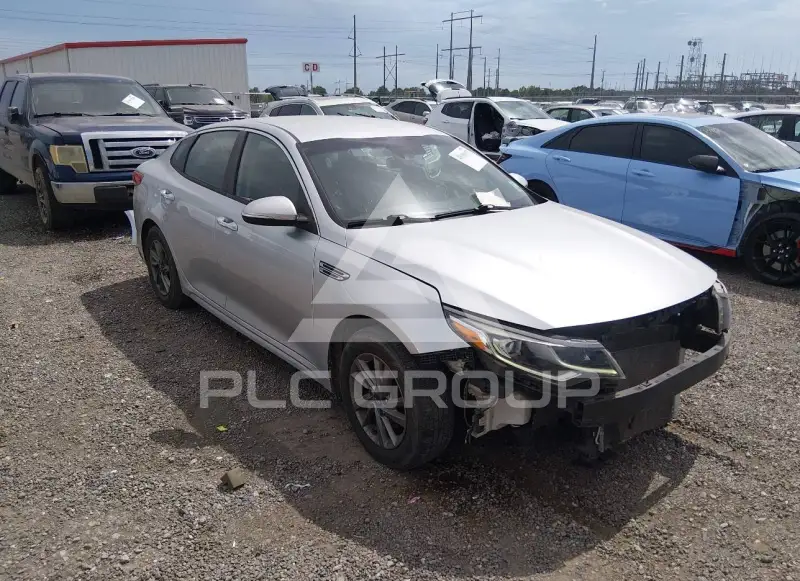 2020 KIA Optima photo