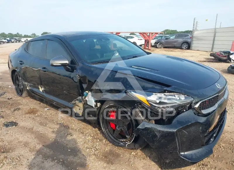 2020 KIA Stinger photo
