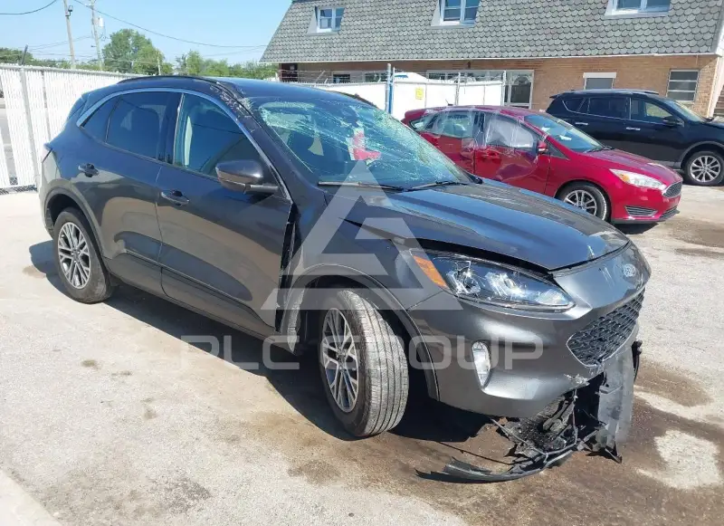 2020 Ford ESCAPE photo