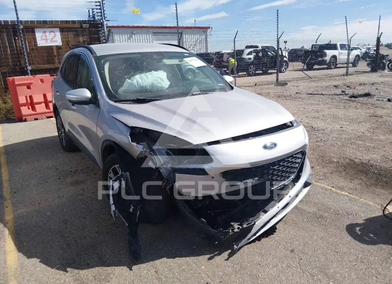 2020 Ford ESCAPE photo