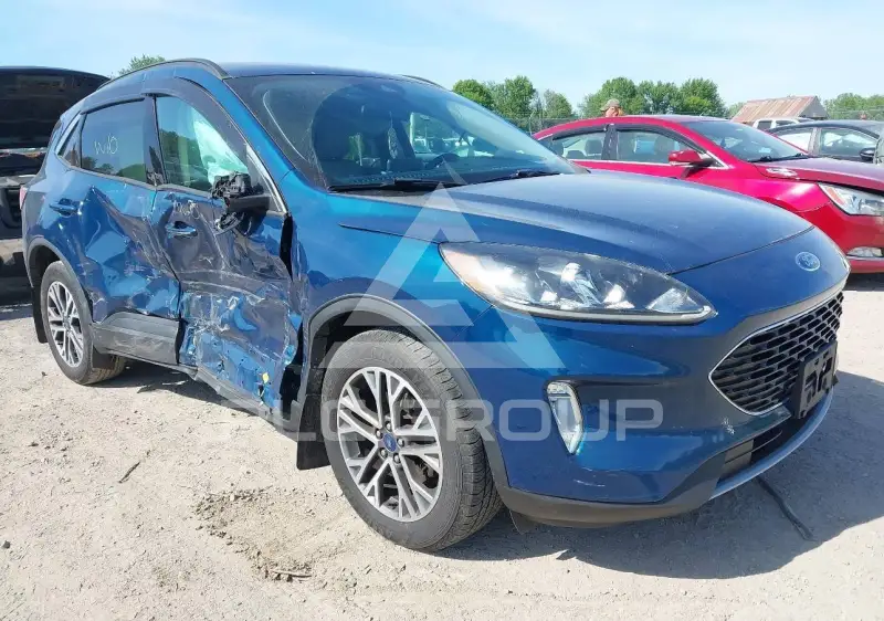 2020 Ford ESCAPE photo