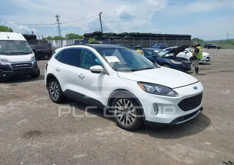 2020 Ford ESCAPE photo