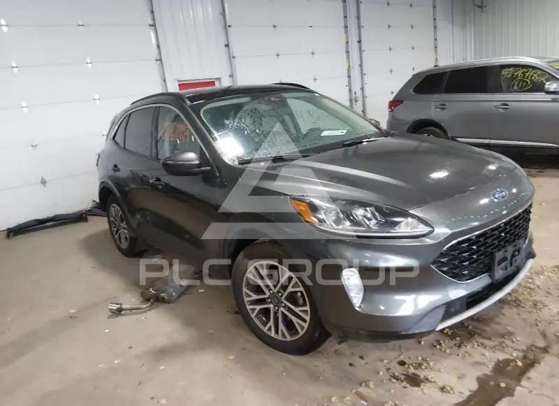 2020 Ford ESCAPE photo