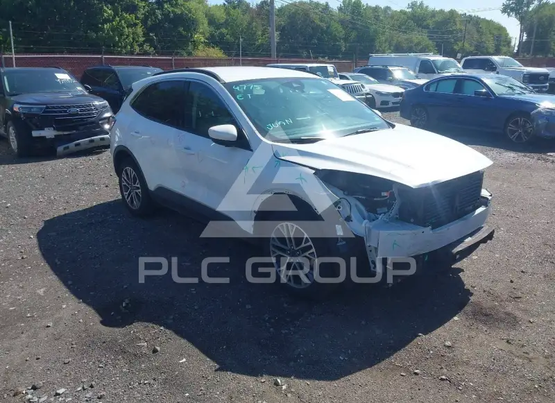 2020 Ford ESCAPE photo