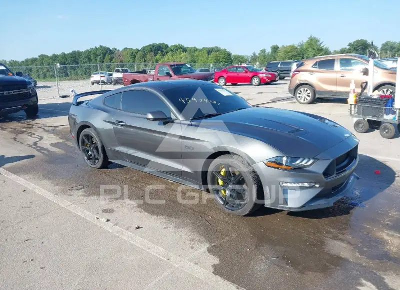 2020 Ford MUSTANG photo