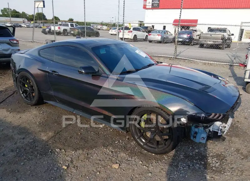 2020 Ford MUSTANG photo