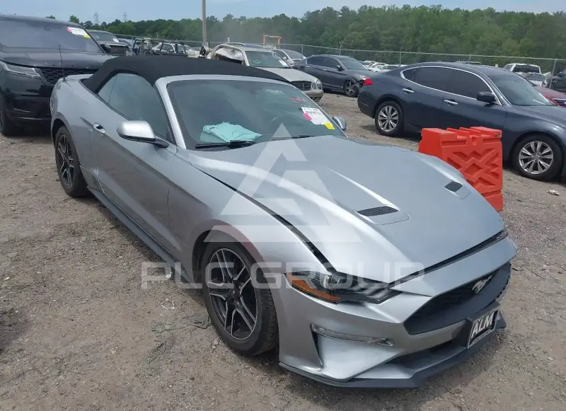 2020 Ford MUSTANG photo