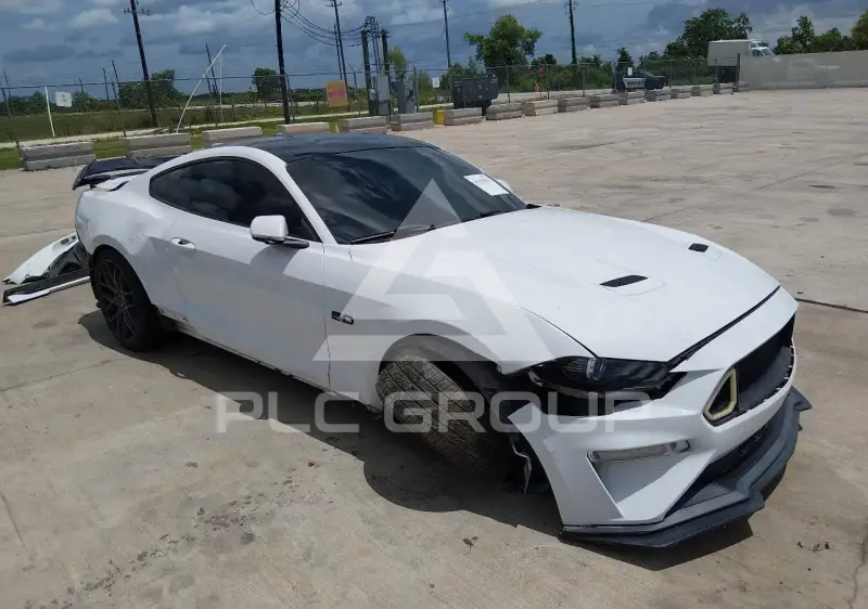 2020 Ford MUSTANG photo