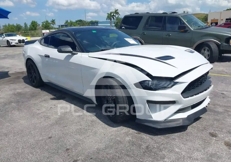 2020 Ford MUSTANG photo