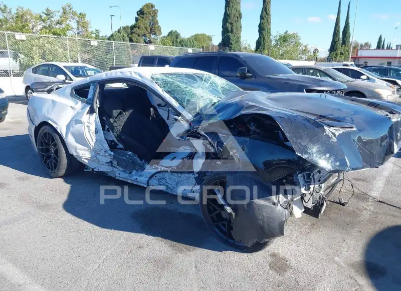 2020 Ford MUSTANG photo