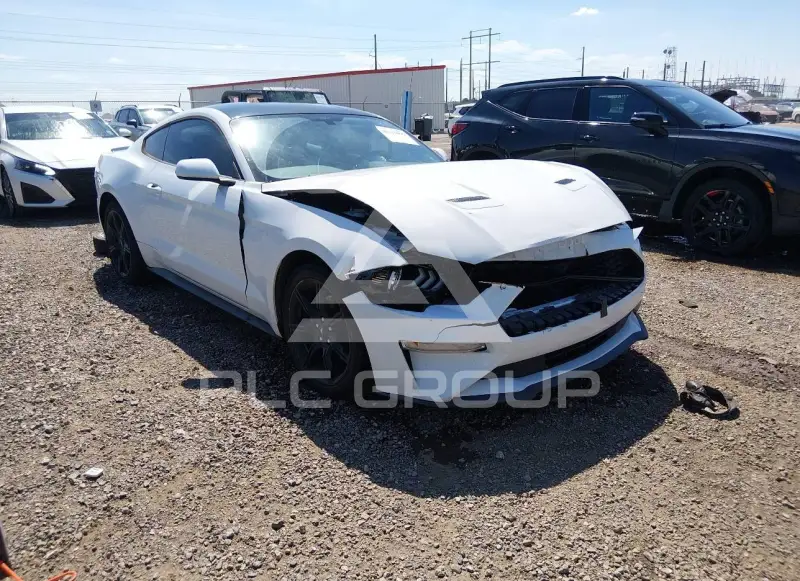 2020 Ford MUSTANG photo