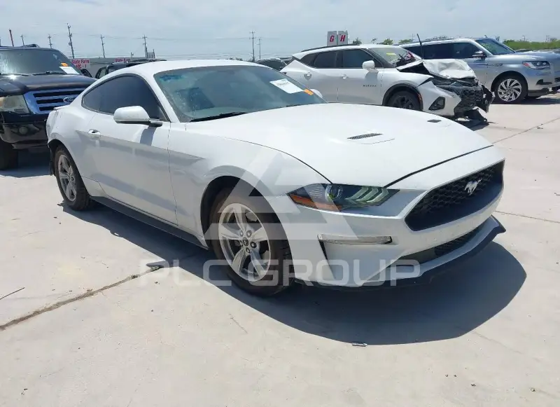 2020 Ford MUSTANG photo