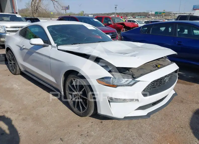 2020 Ford MUSTANG photo