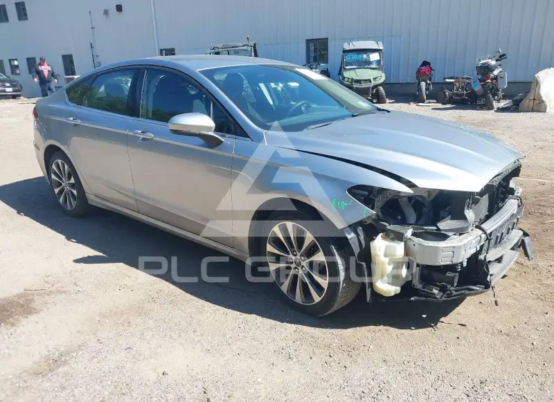 2020 Ford FUSION photo