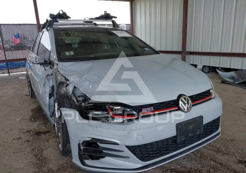 2020 Volkswagen GOLF photo