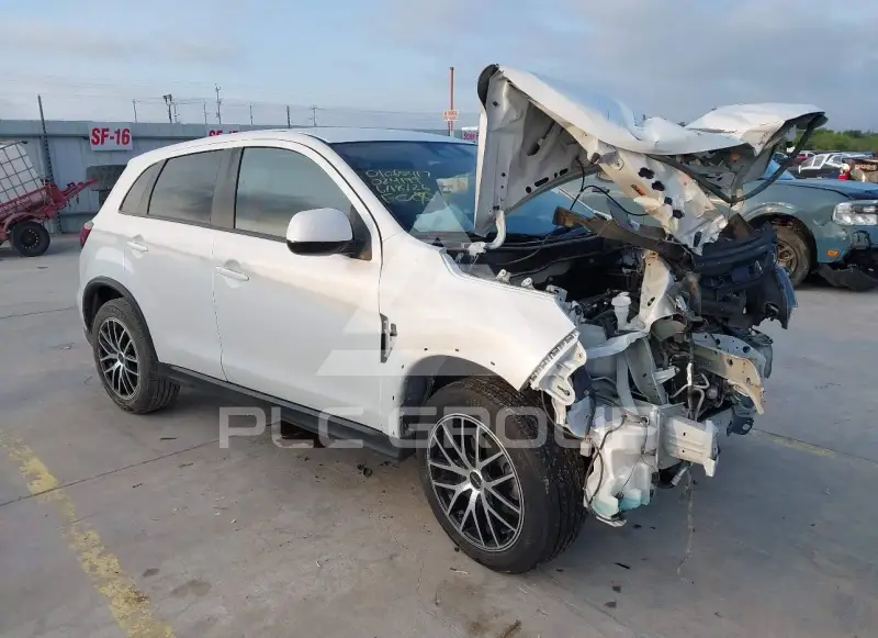 2021 Mitsubishi OUTLANDER photo