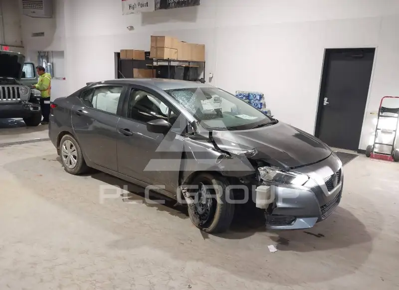 2021 Nissan VERSA фото