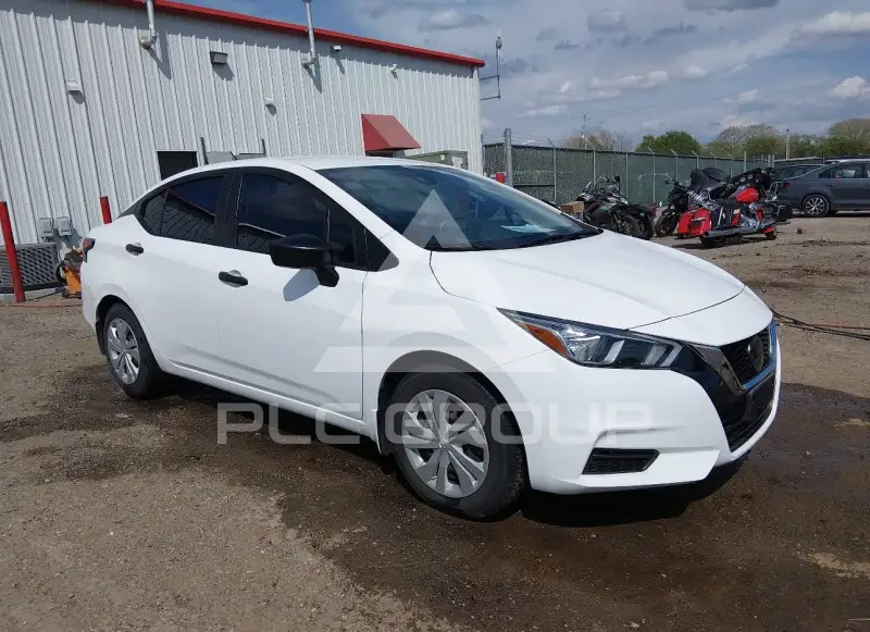 2021 Nissan VERSA фото