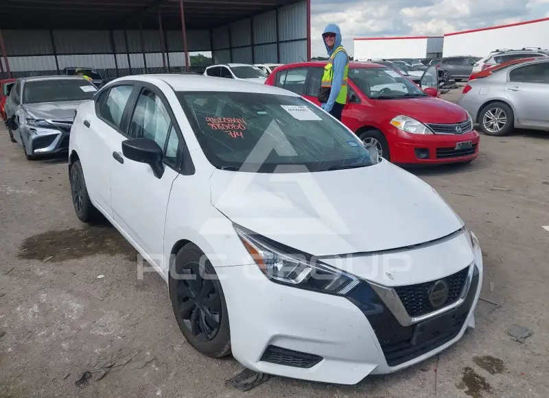 2021 Nissan VERSA фото