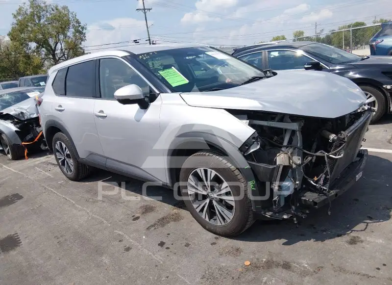 2021 Nissan ROGUE photo