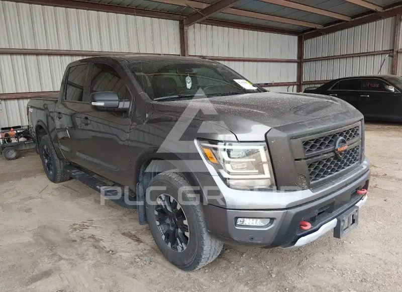 2021 Nissan TITAN фото
