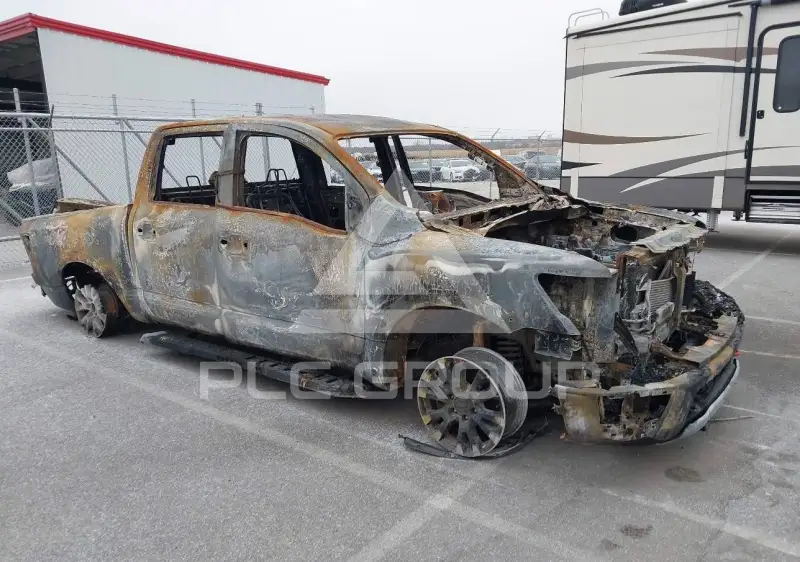 2021 Nissan TITAN photo