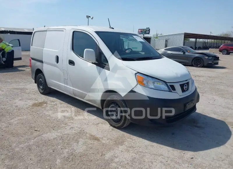 2021 Nissan NV 200 фото