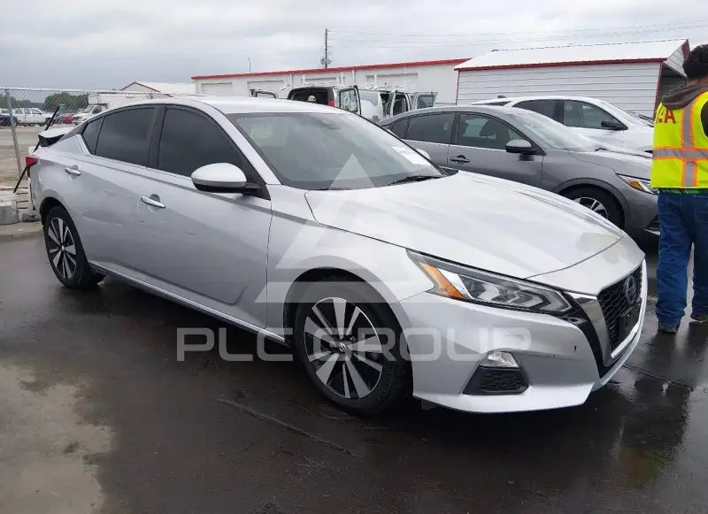 2021 Nissan ALTIMA photo