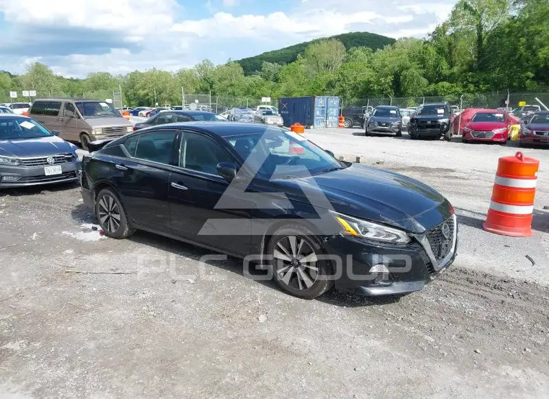 2021 Nissan ALTIMA photo