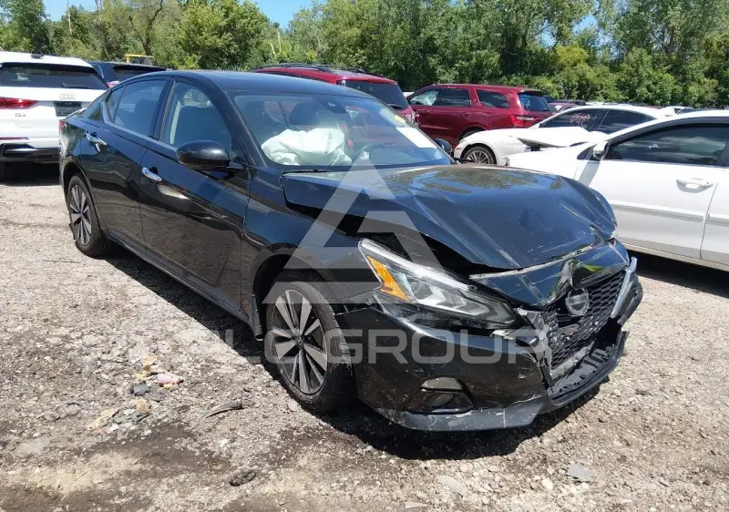2021 Nissan ALTIMA photo