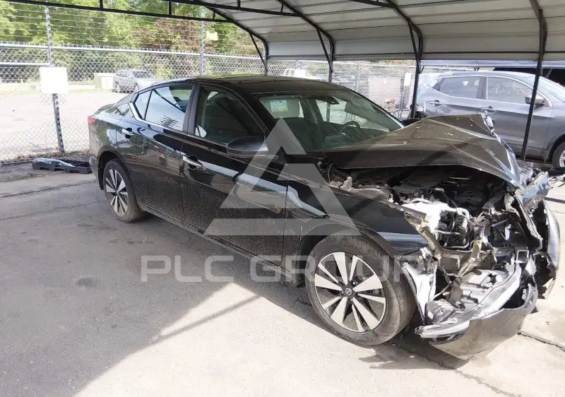 2021 Nissan ALTIMA photo